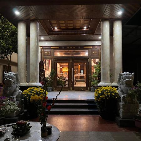 Hoang Khiem Hotel Плей Ку Екстериор снимка