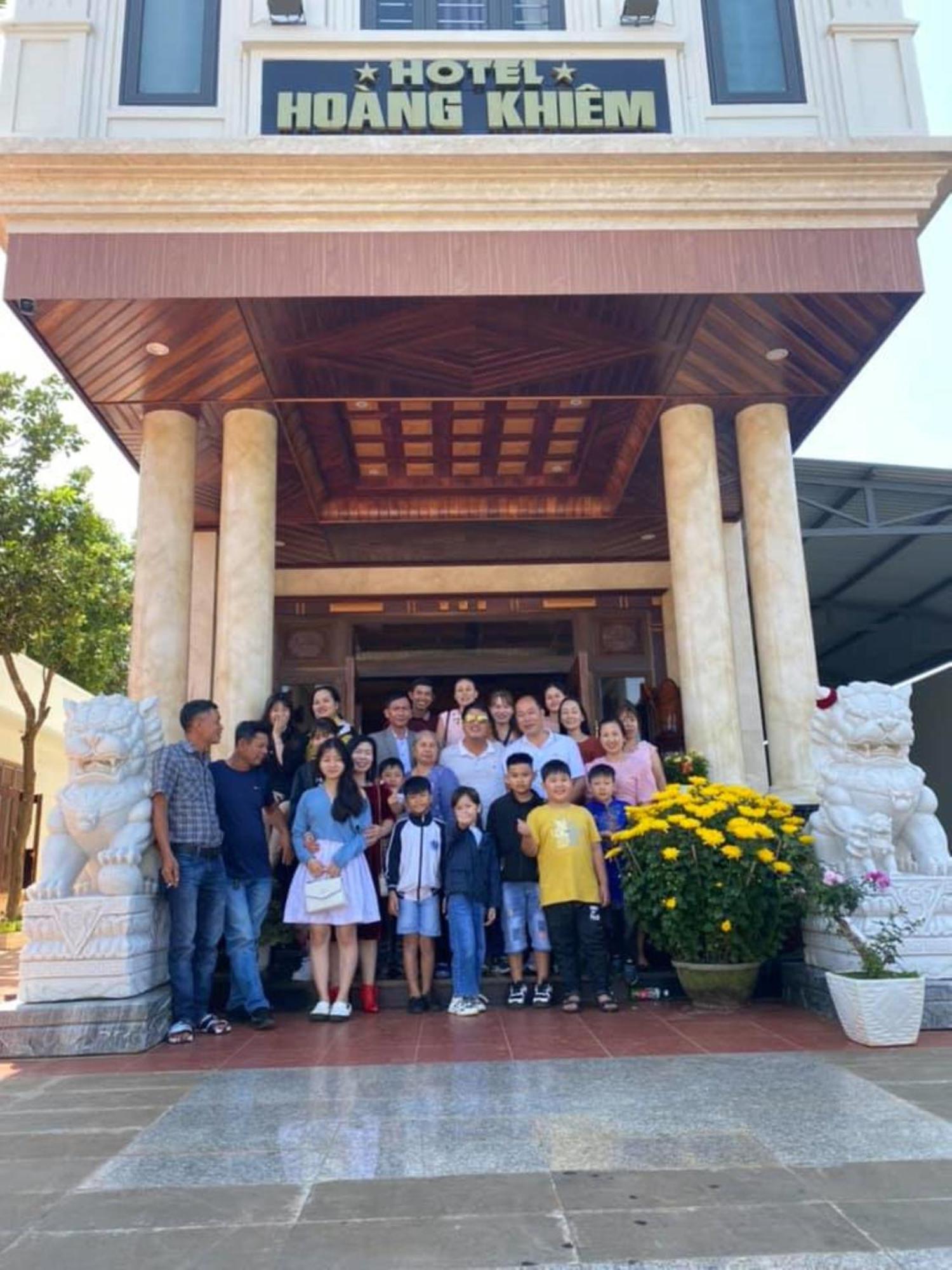 Hoang Khiem Hotel Плей Ку Екстериор снимка