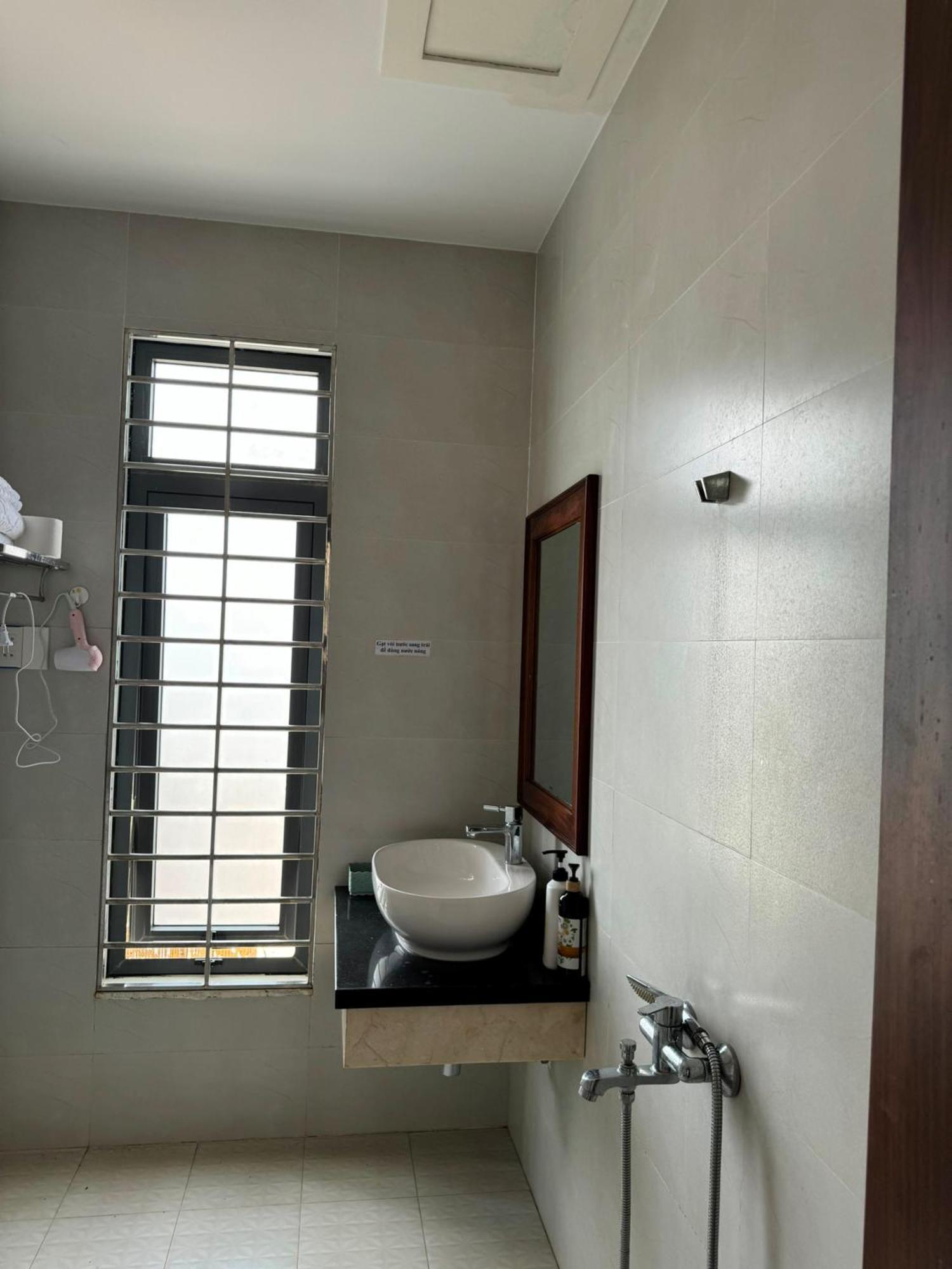 Hoang Khiem Hotel Плей Ку Екстериор снимка