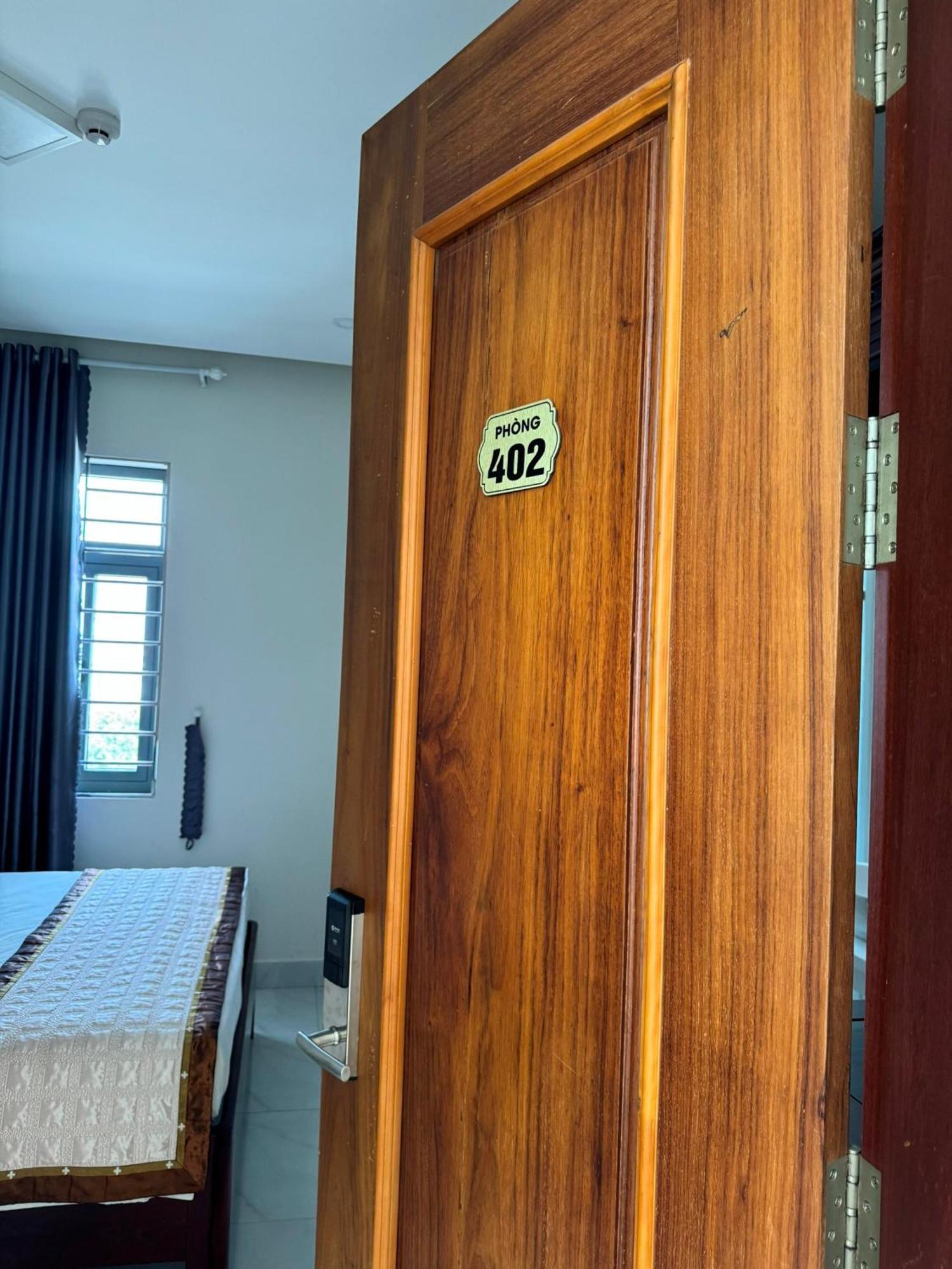 Hoang Khiem Hotel Плей Ку Екстериор снимка