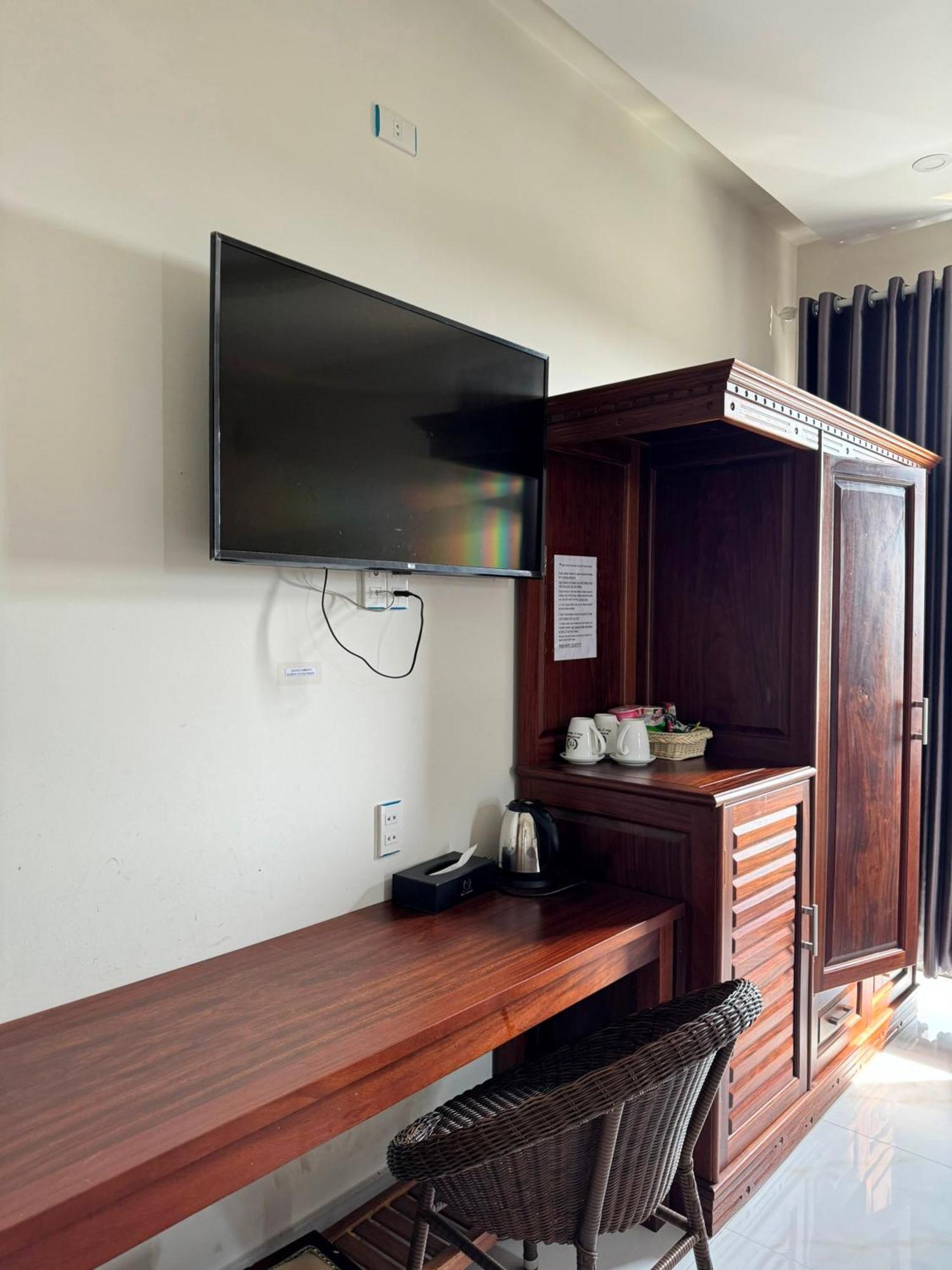 Hoang Khiem Hotel Плей Ку Екстериор снимка