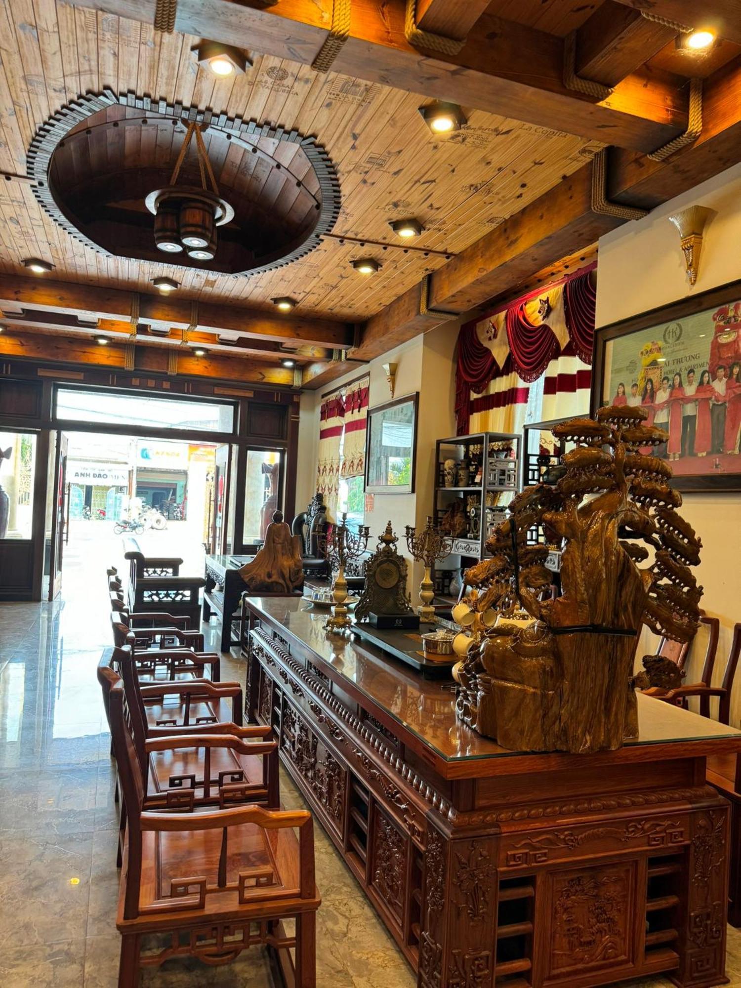 Hoang Khiem Hotel Плей Ку Екстериор снимка