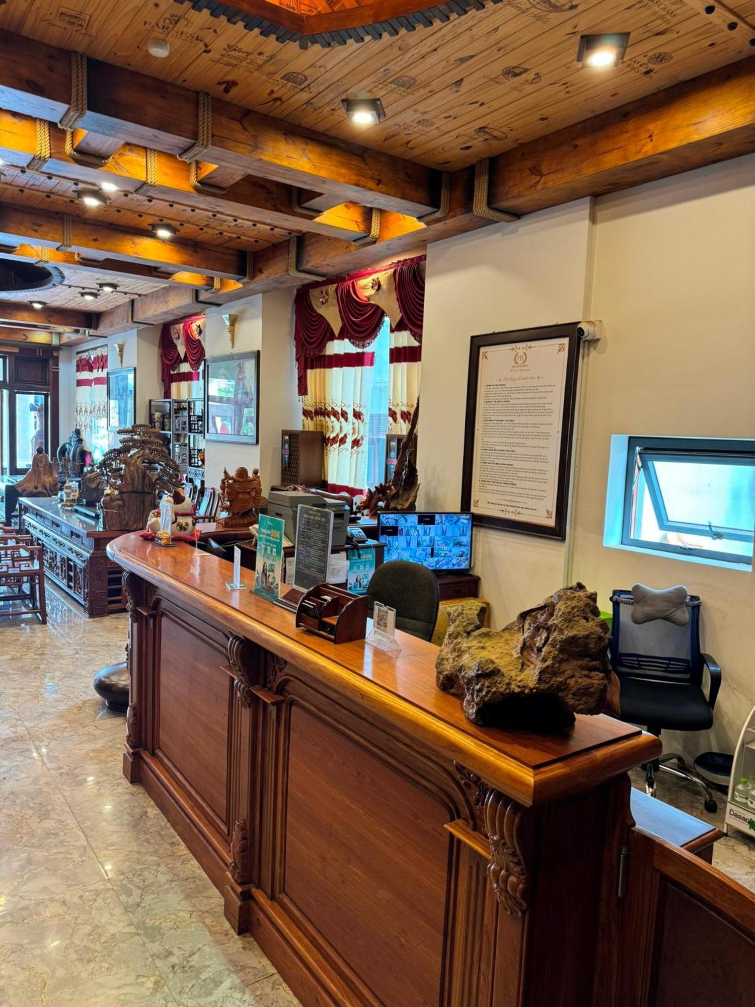 Hoang Khiem Hotel Плей Ку Екстериор снимка
