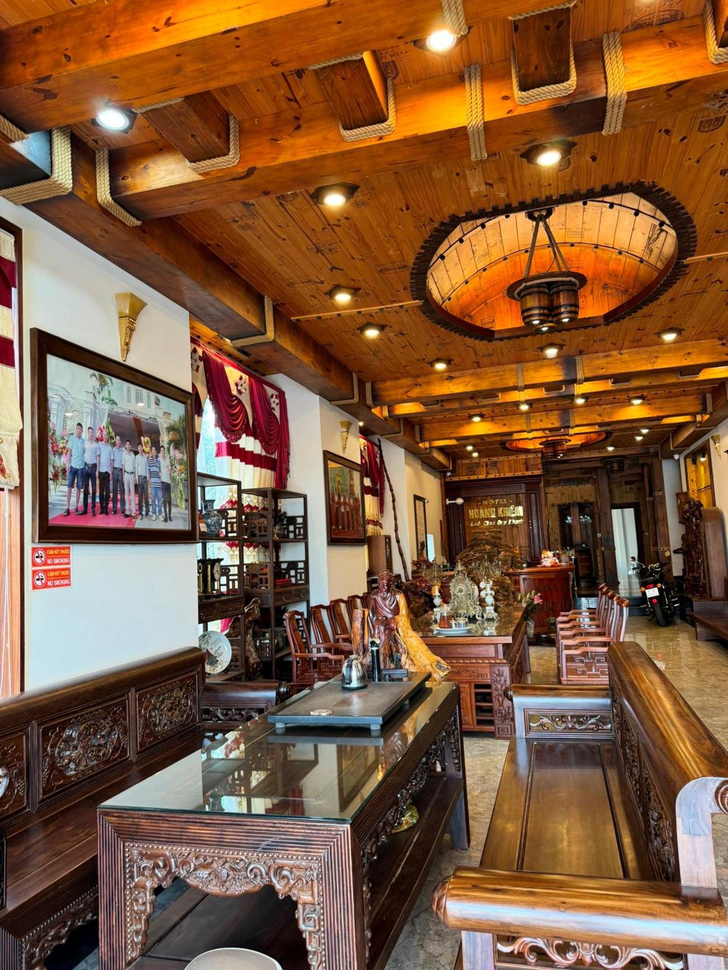 Hoang Khiem Hotel Плей Ку Екстериор снимка